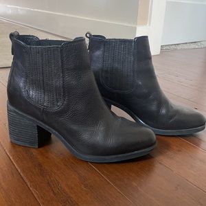 EUC Sofft Sadova Women’s Ankle Boots, Size 9